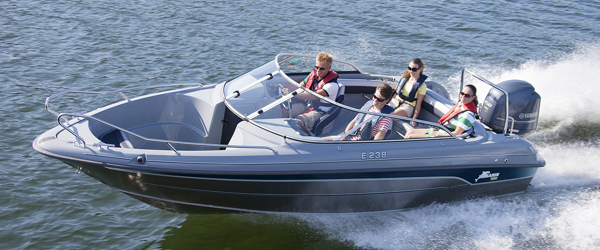 Bowrider boat shipping